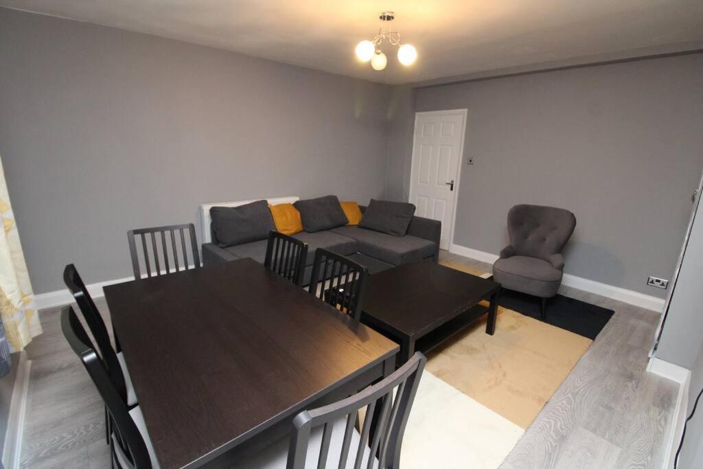 Lägenhet Modern 2 Bed Close To City London