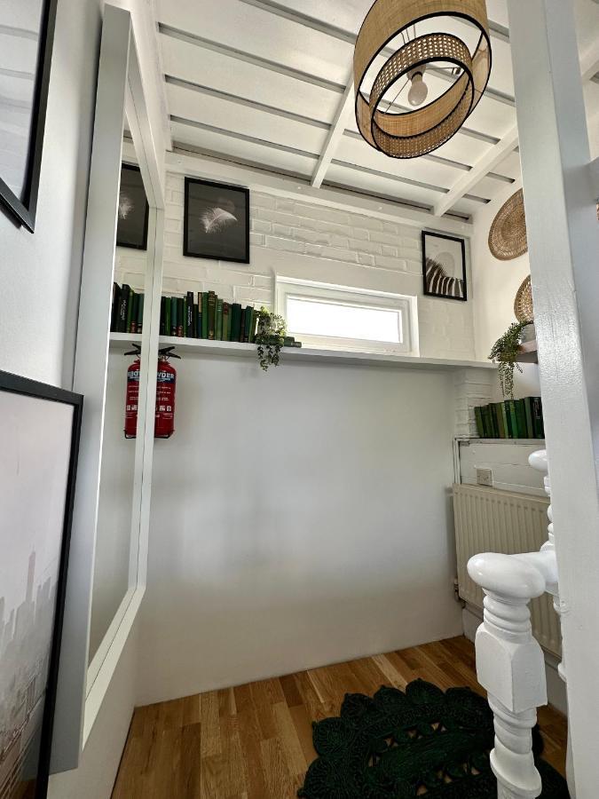 Appartamento Stylish Primrose Hill With Balcony Londra