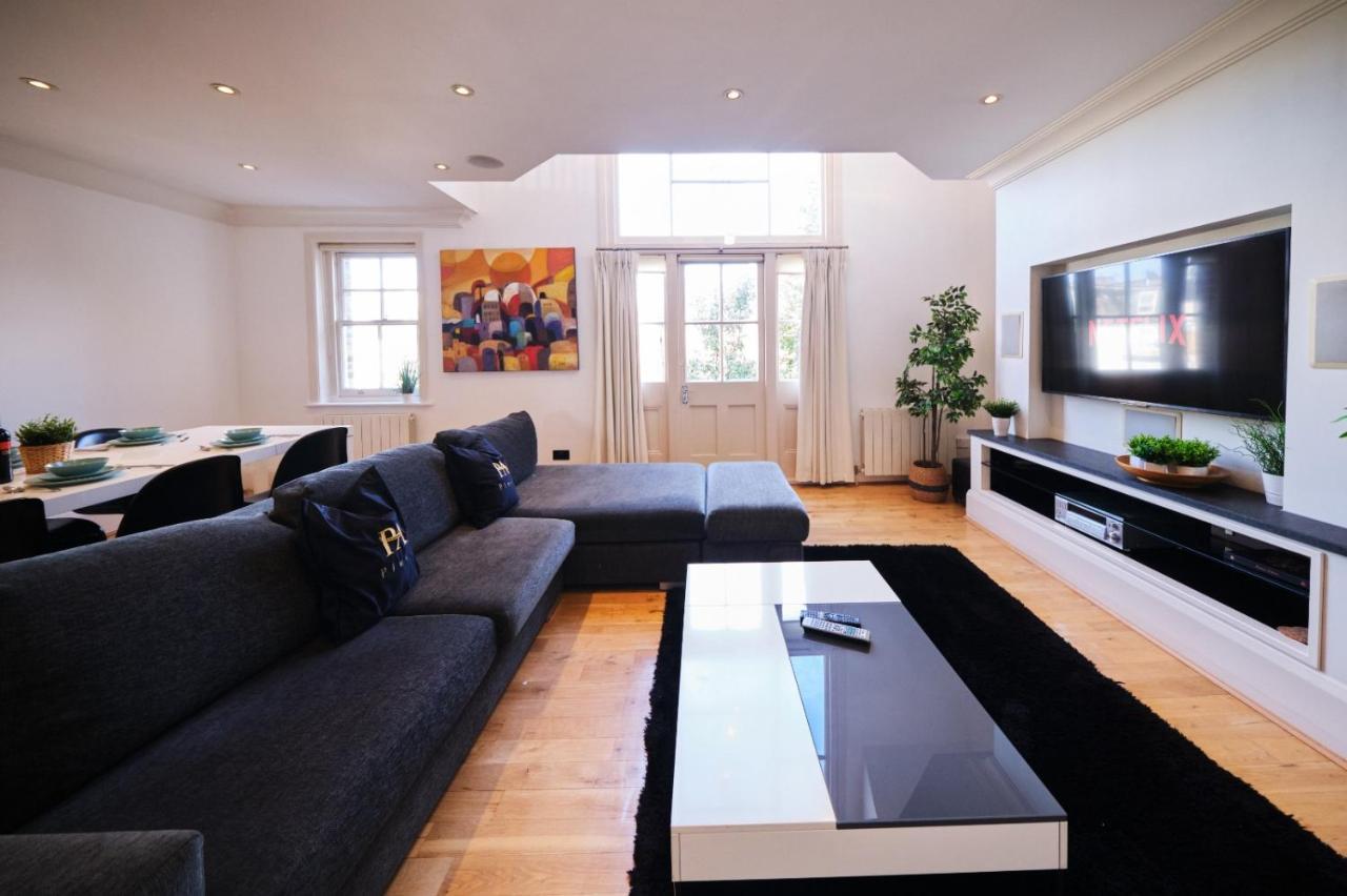 Pluxa Ebony - Fireplace With Workspace & Unlimited Wi-fi Lejlighed London