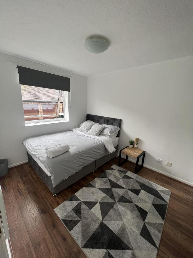 Canary Wharf Haven - Spacious & Homely Entire 1 Bedroom Flat Lejlighed London