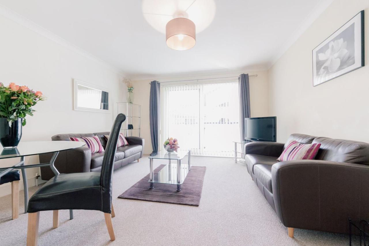 Roomspace Serviced - Cascades Court Apartment London