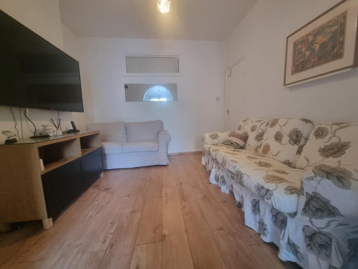 Privatunterkunft Private In London, *