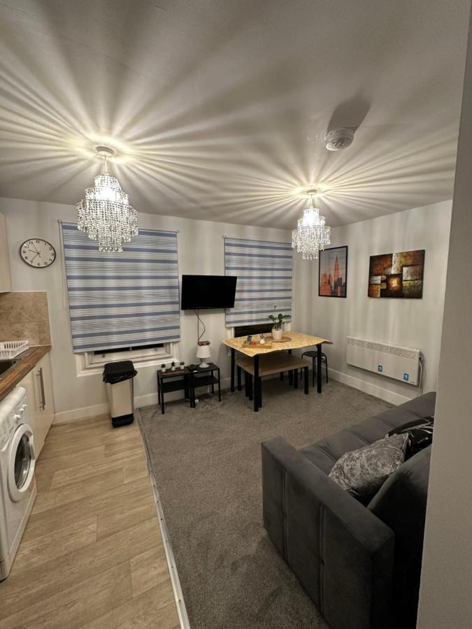 Cosy 2 Bedrooms Leilighet London