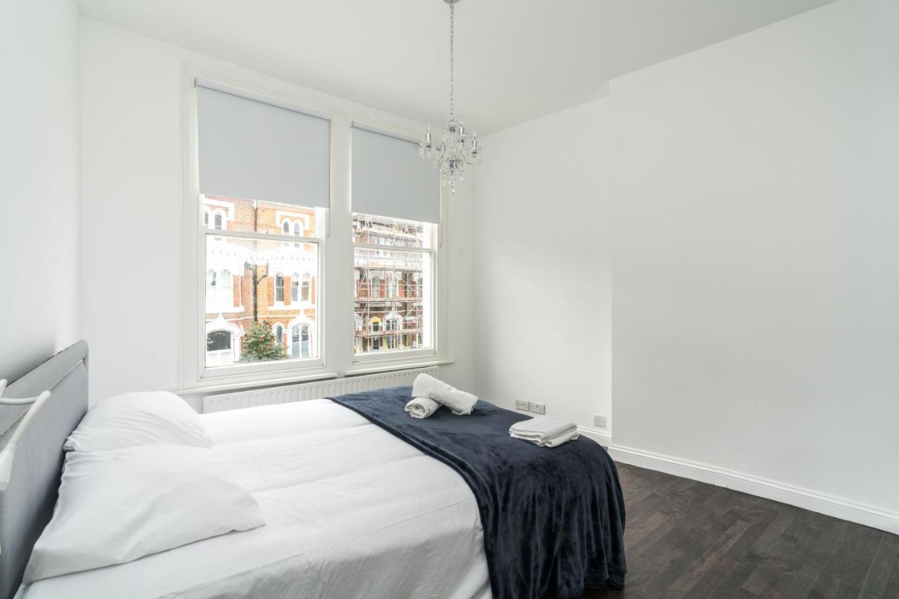 Stylish 2 Bedroom At Hammersmith Lägenhet