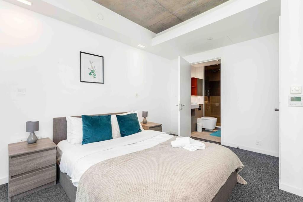 Apartment Luxury 3min Walk To Excel,city Hall, O2 *