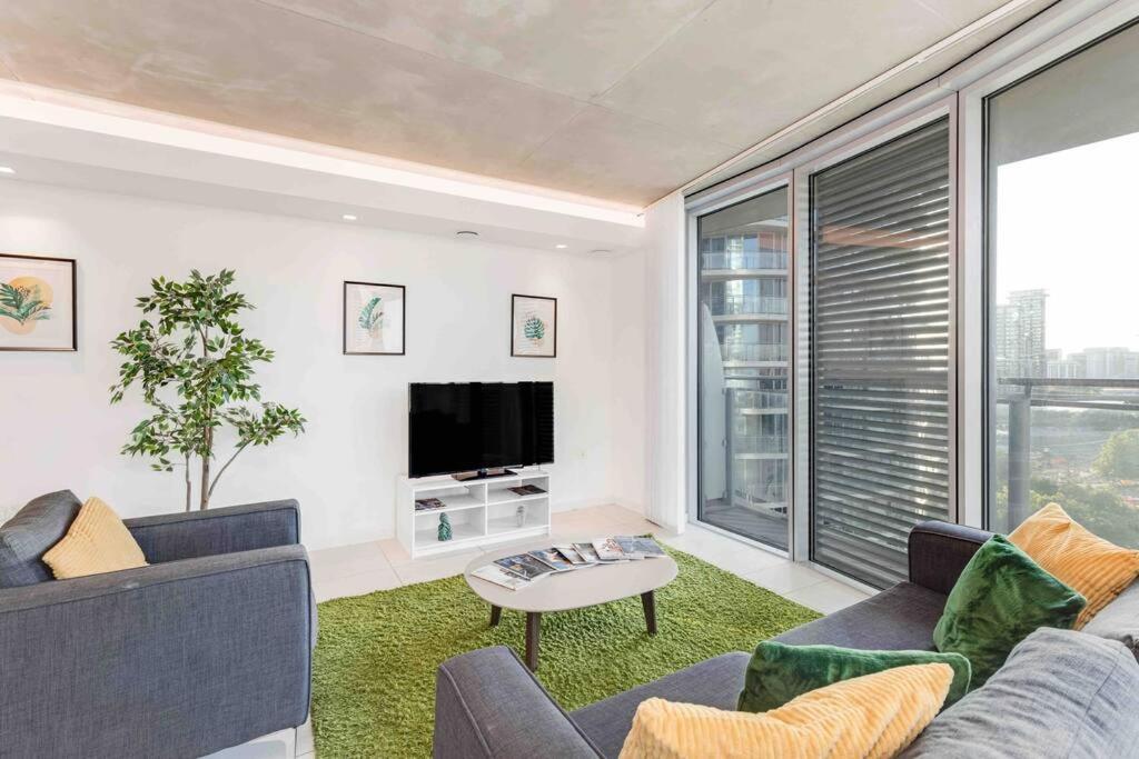 Apartment Luxury 3min Walk To Excel,city Hall, O2 *