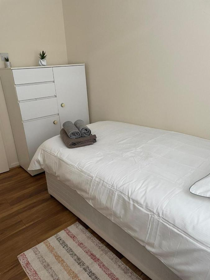 Single And Doubles Close To Rum i privatbostad London