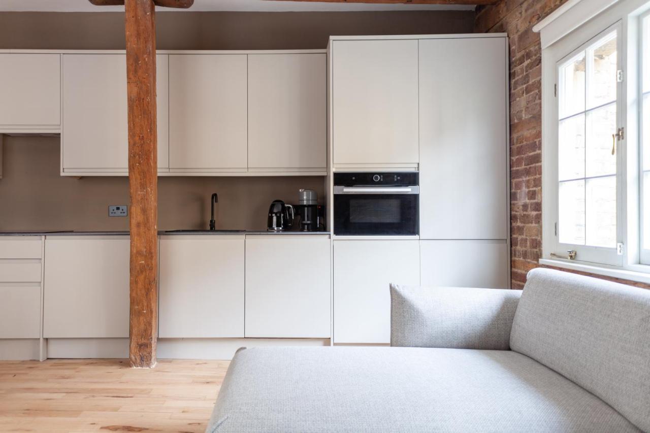 Newly Refurbished Warehouse Cnv 2br Bermondsey Appartement