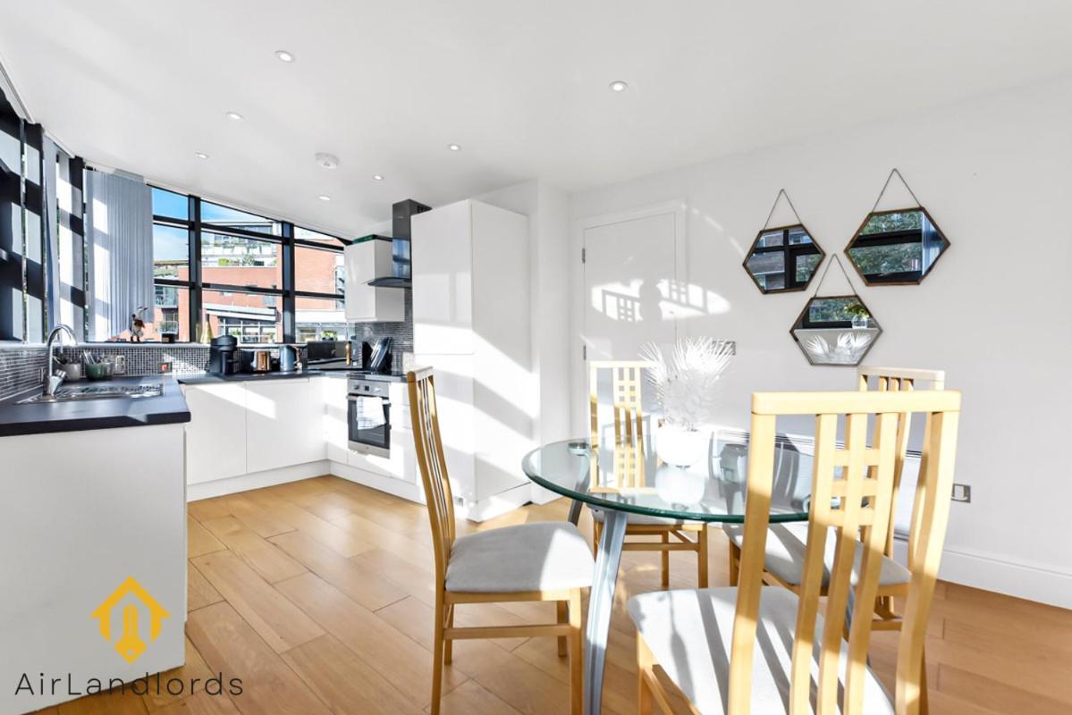 Exclusive 2 Bedroom Flat Near Buckingham Palace Leilighet London