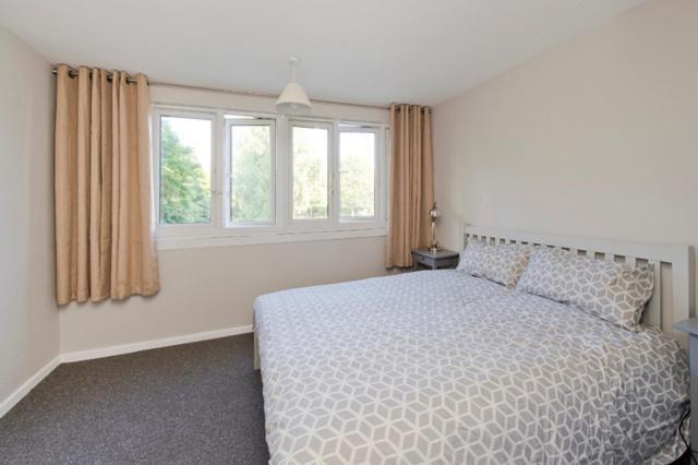 Joivy Spacious Apt With Private Yard In Notting Hill