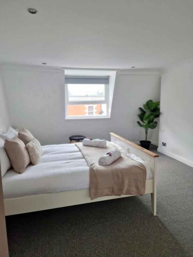 Farringdon Apartment