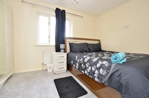 Holiday home Crown House London
