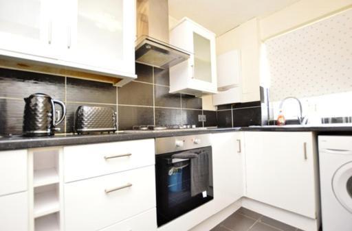 Holiday home Crown House London