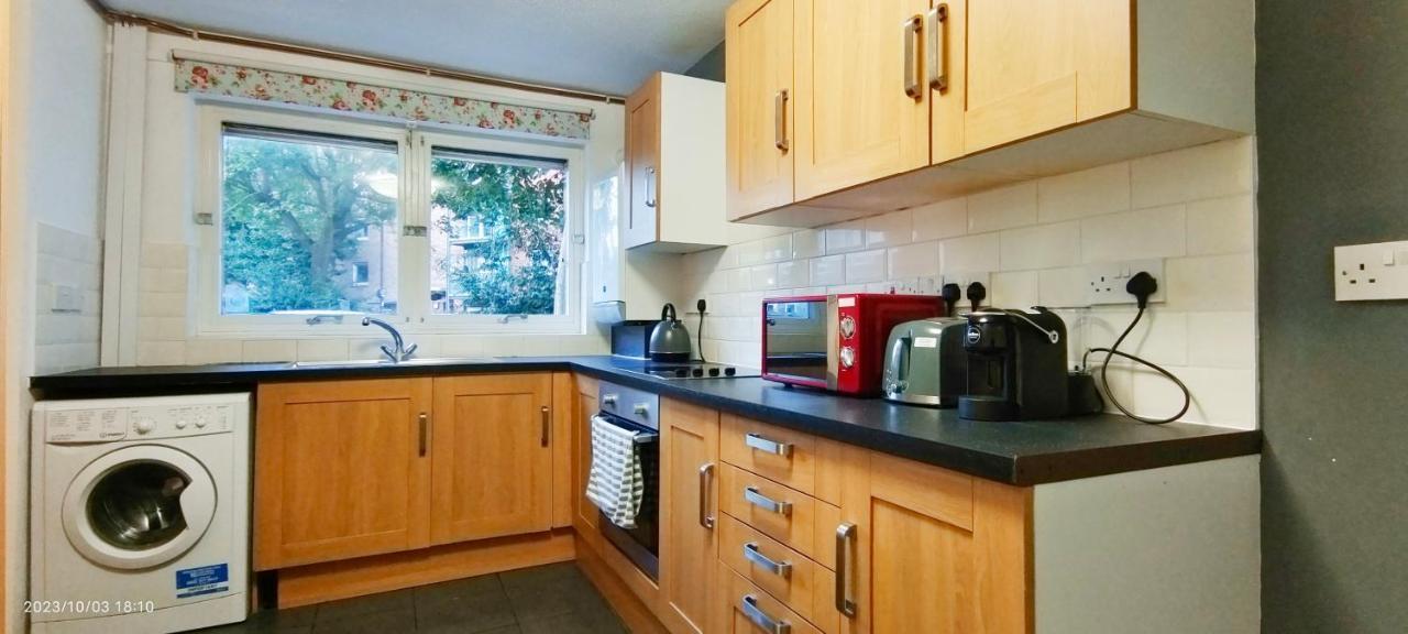 Clapham Garden Near Battersea Park * London