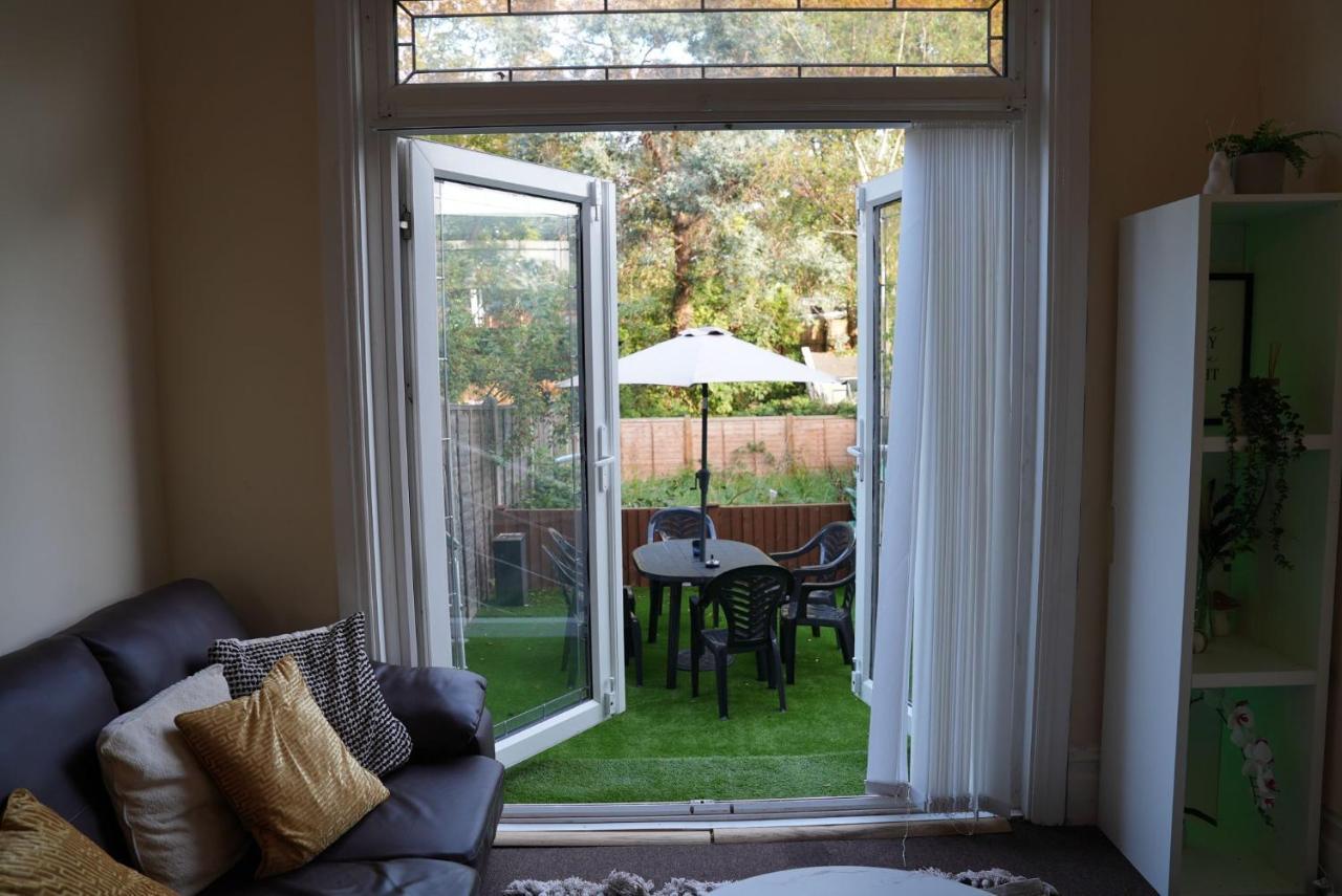 Apartment Spacious 5-bed Retreat *