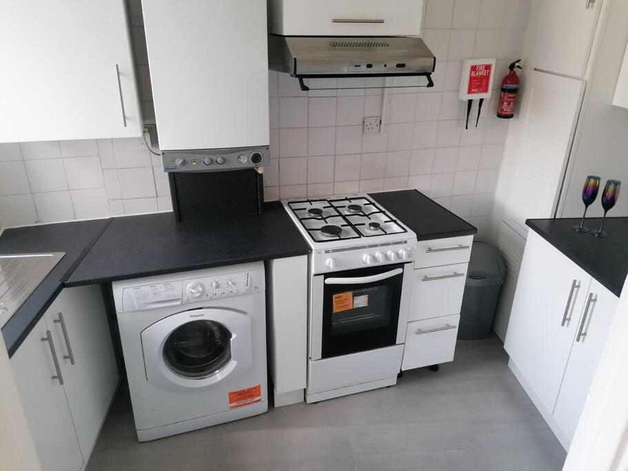 Lägenhet Self Contained 2 Bedroom Flat In Southwark London