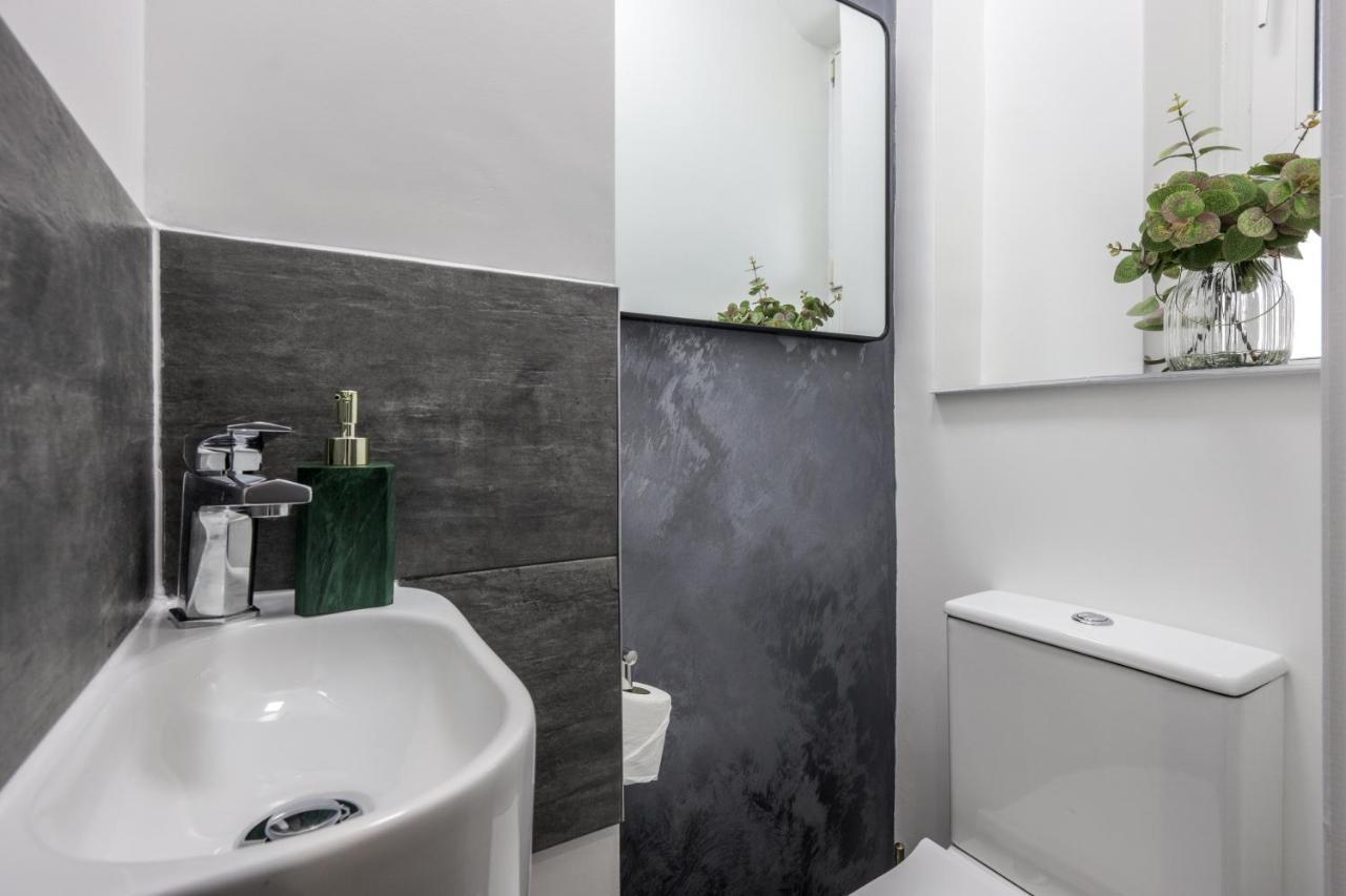 Lägenhet Cosy 4-bedroom Next To Borough London