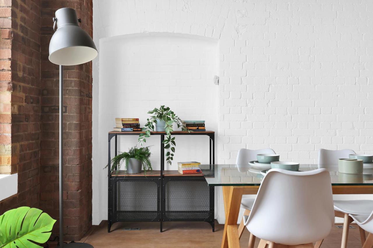 Large Industrial Style 2 Bedroom Short Term & Flexible Renting Canary Wharf With Free Wifi Leilighet