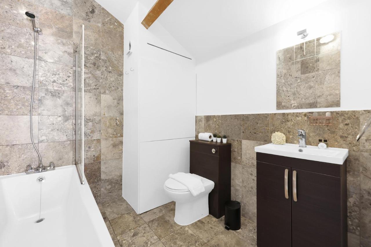 Leilighet Large Industrial Style 2 Bedroom Short Term & Flexible Renting Canary Wharf With Free Wifi London