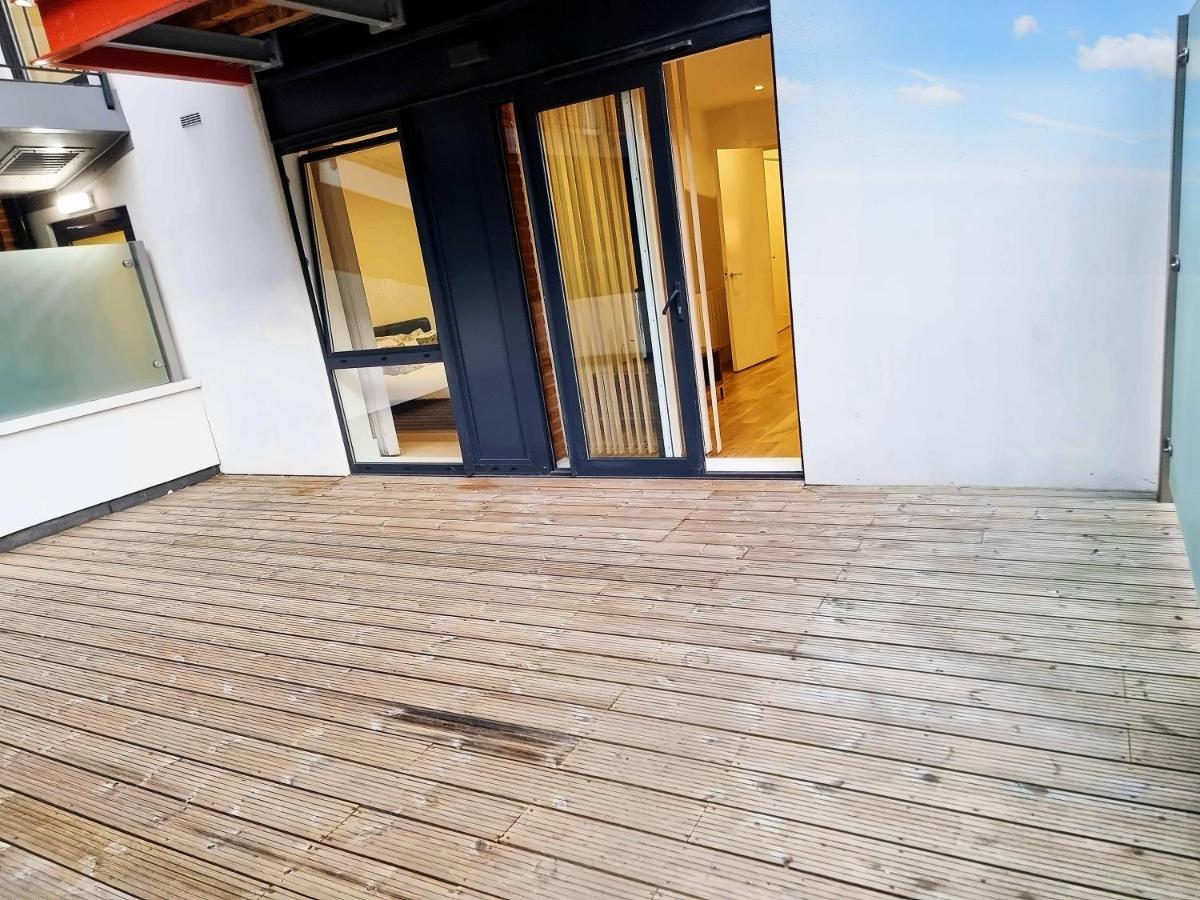 Your Riverside 2 With Private Balcony Lägenhet *