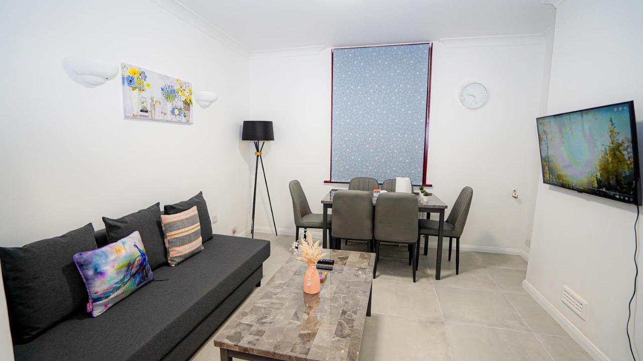Tranquil Haven Cozy 2-bed Apt With Private Garde * Londra