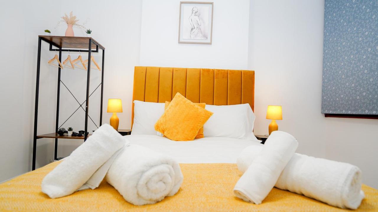 Tranquil Haven Cozy 2-bed Apt With Private Garde * Londra