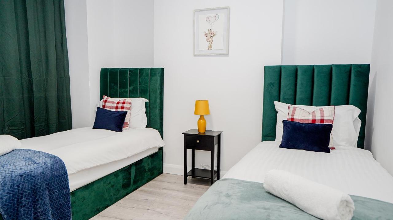 Tranquil Haven Cozy 2-bed Apt With Private Garde Appartamento