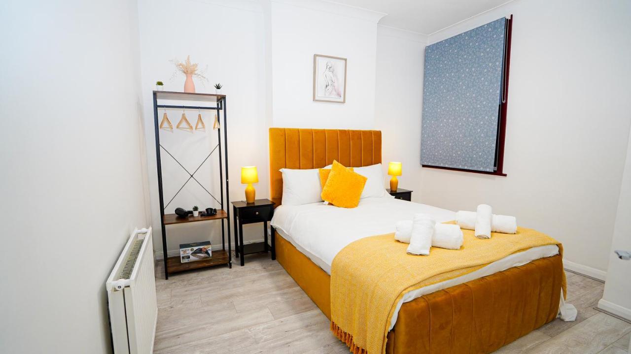 Tranquil Haven Cozy 2-bed Apt With Private Garde Appartamento