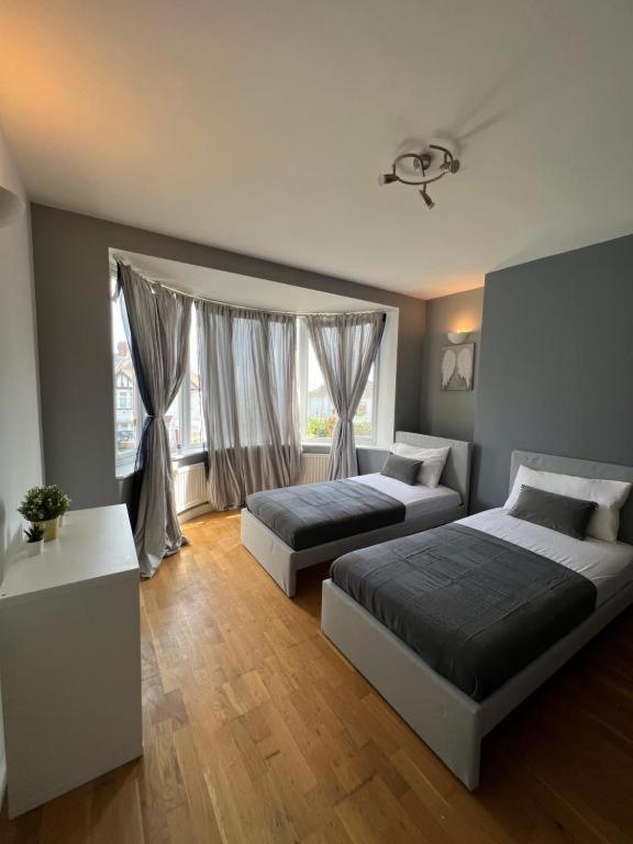 Gasthuis Stunning House 15 Min From Wembley Arena Londen