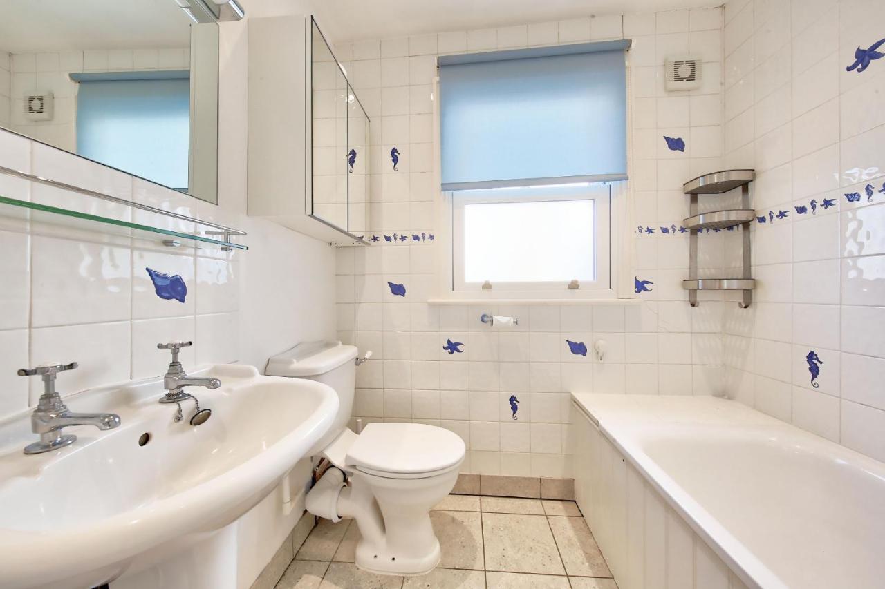 Family 4-bed House & Secluded Garden - Wimbledon * Londra