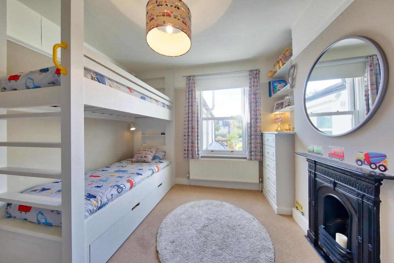 Casa vacanze Family 4-bed House & Secluded Garden - Wimbledon *