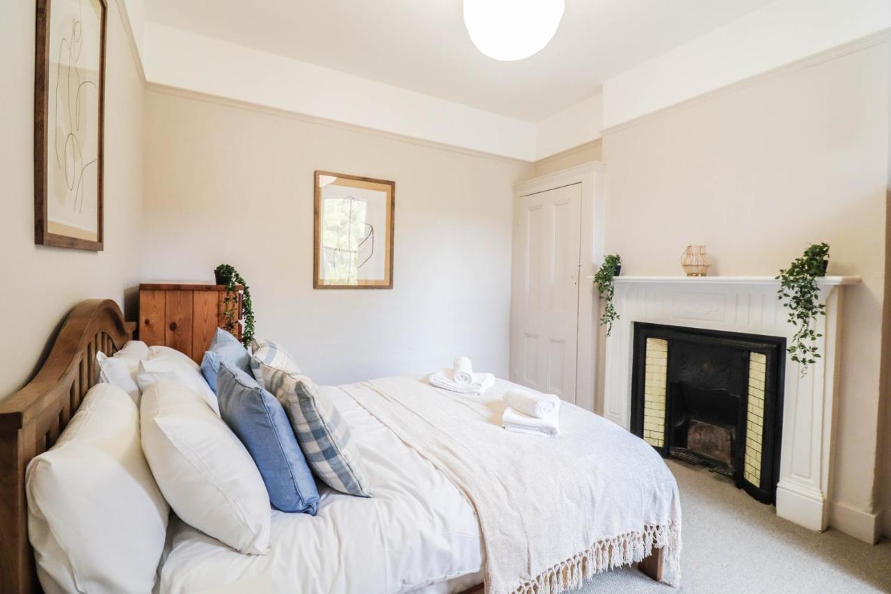 Stunning 5 Bed House In Clapham - Free Wifi! Holiday home *