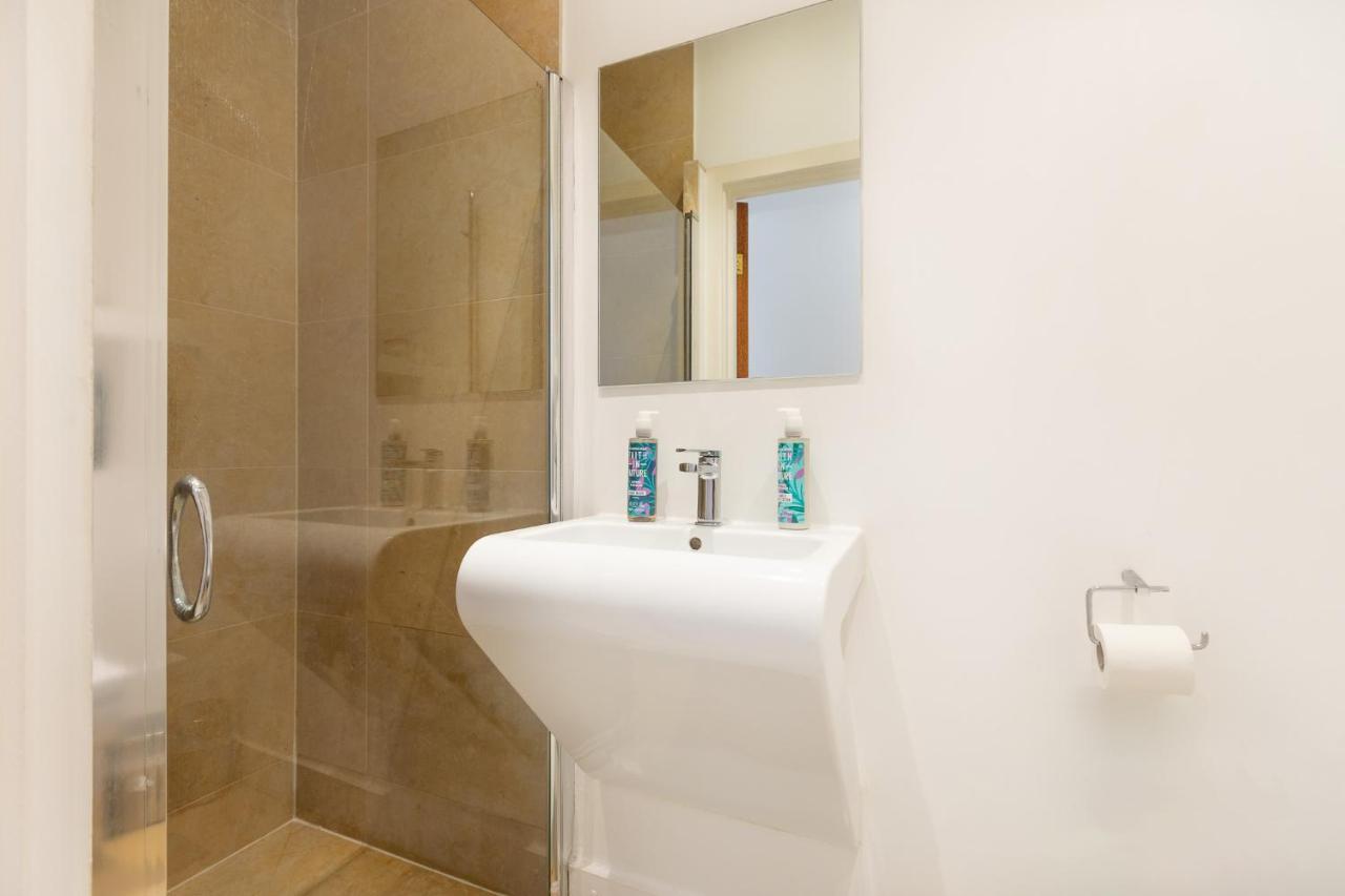 Stunning 2br Flat W2 Patio In Kensington Lägenhet *