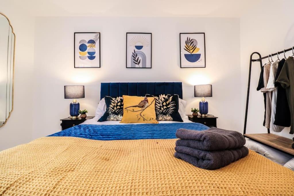 Rare 1 Bed Flat Close To Station - 10mins To Apartment *