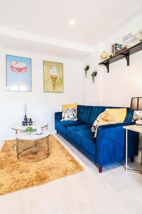 Rare 1 Bed Flat Close To Station - 10mins To Appartement Londres