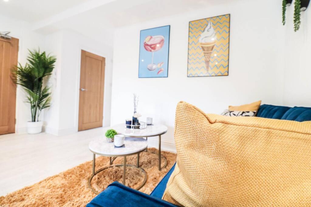 Rare 1 Bed Flat Close To Station - 10mins To * Londres
