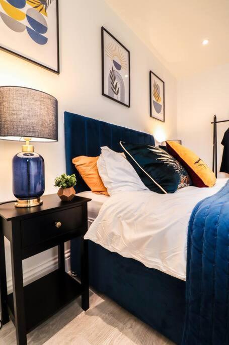 Rare 1 Bed Flat Close To Station - 10mins To London