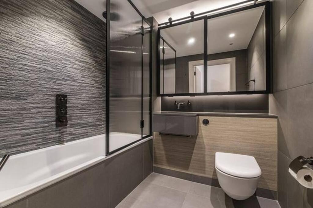 *rare Find* Luxury Collection Apartment London