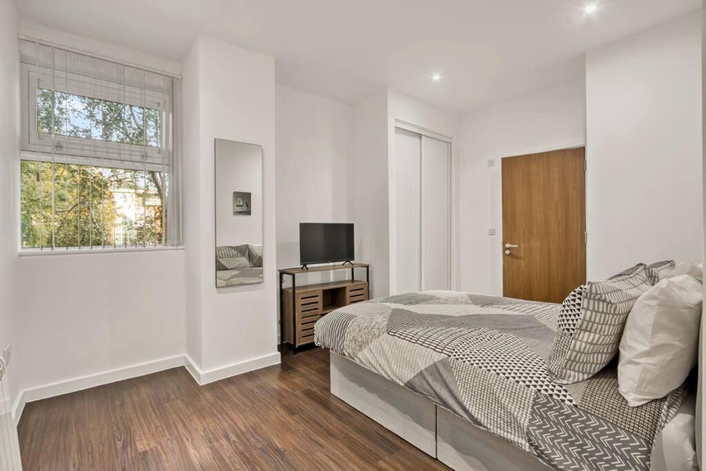 Heathrow 2-bedroom Urban Oasis Appartement *