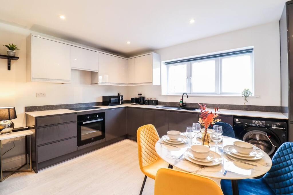 Rare 1 Bed Flat Close To Station - 10mins To * Londres