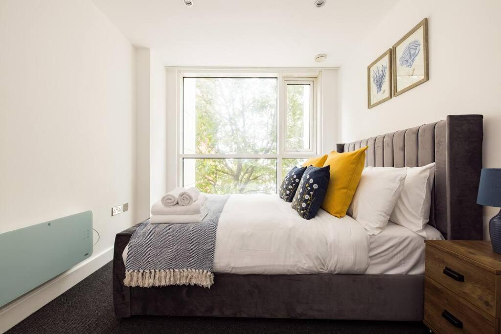 Lejlighed Luxury - Excel - O2- 3 Bedroom London