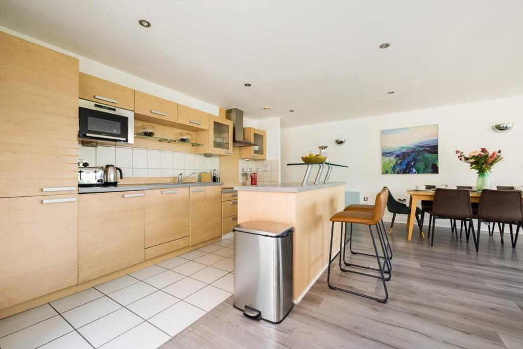 Lejlighed Luxury - Excel - O2- 3 Bedroom London