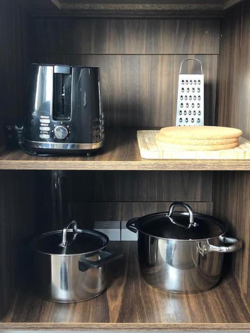 Flat Apartment *