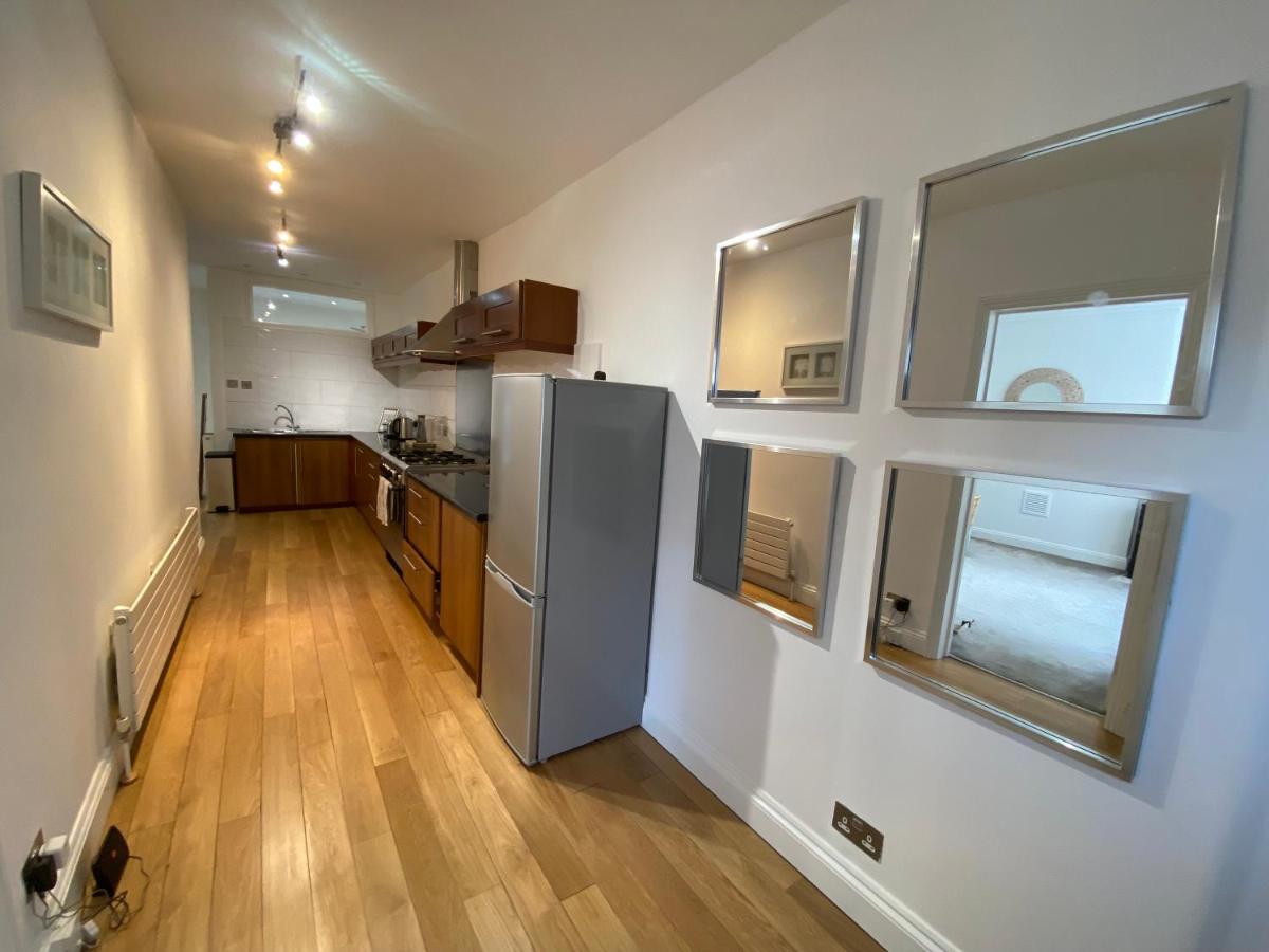 Fantastic Spacious Garden Flat With Own Private Entrance * Londen