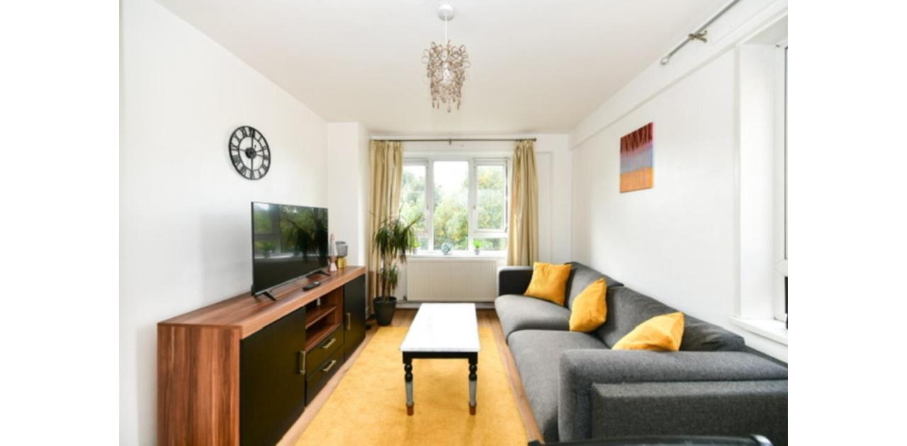 Entire Two Bedroom Flat In The Heart Of Greater Lejlighed
