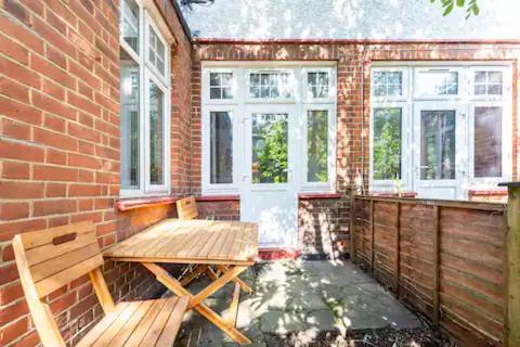 Lejlighed Garden Flat In Central Location London