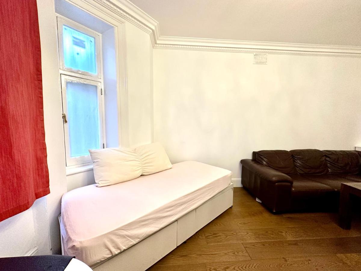 1 Step To Station! Double In Marylebone&paddington, , #room Name Is Tokyo# Accommodatie bij particulieren *