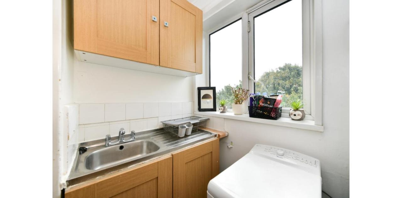 Entire Two Bedroom Flat In The Heart Of Greater Lejlighed *