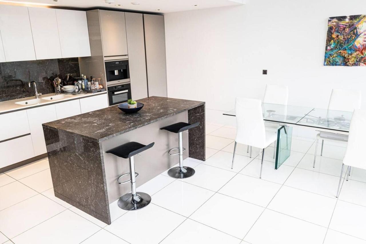 Apartment River Side View Luxury Penthouse London
