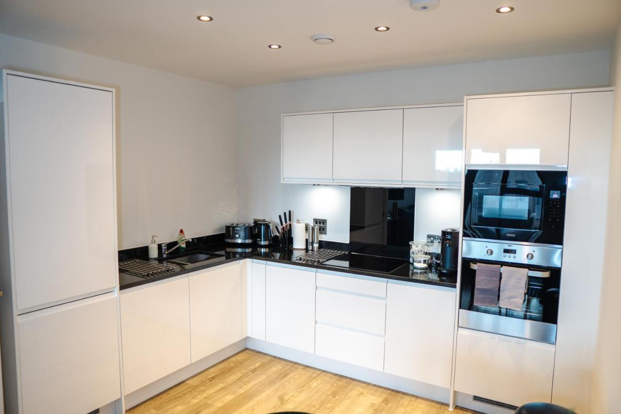 Luxury, Modern & Cosy 2 Bedroom Lägenhet London
